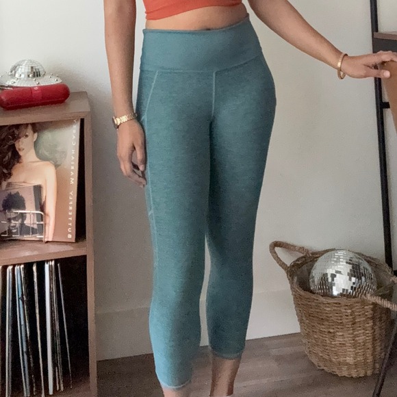 Crop Leggings with Pockets High Waisted Activewear Athletic Yoga Pants - Picture 2 of 7